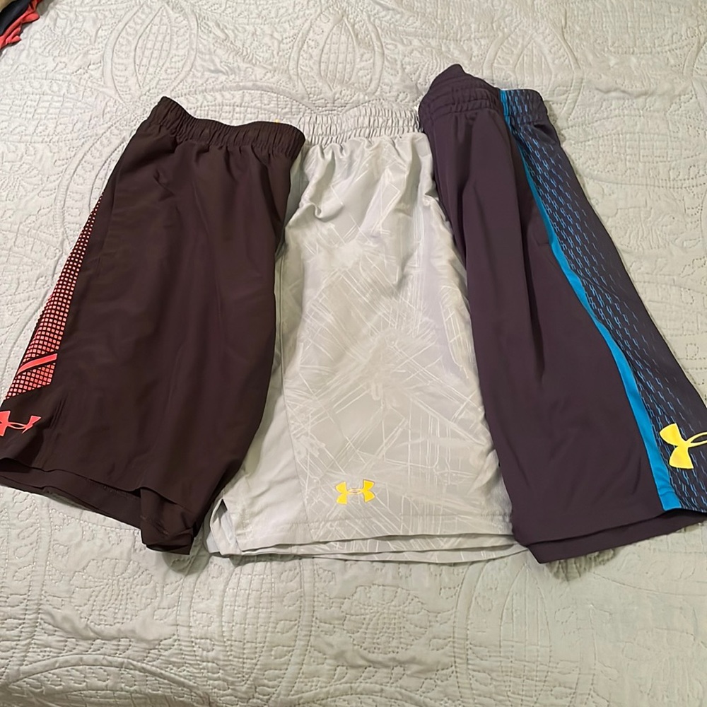 Lot of 3 men’s Under Armour shorts